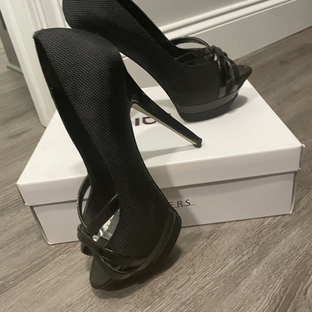 Bakers Brand: Kathy Black Pumps